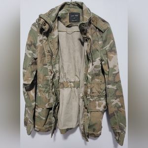 Love Tree. Womens size Large, camouflage zipup jacket.